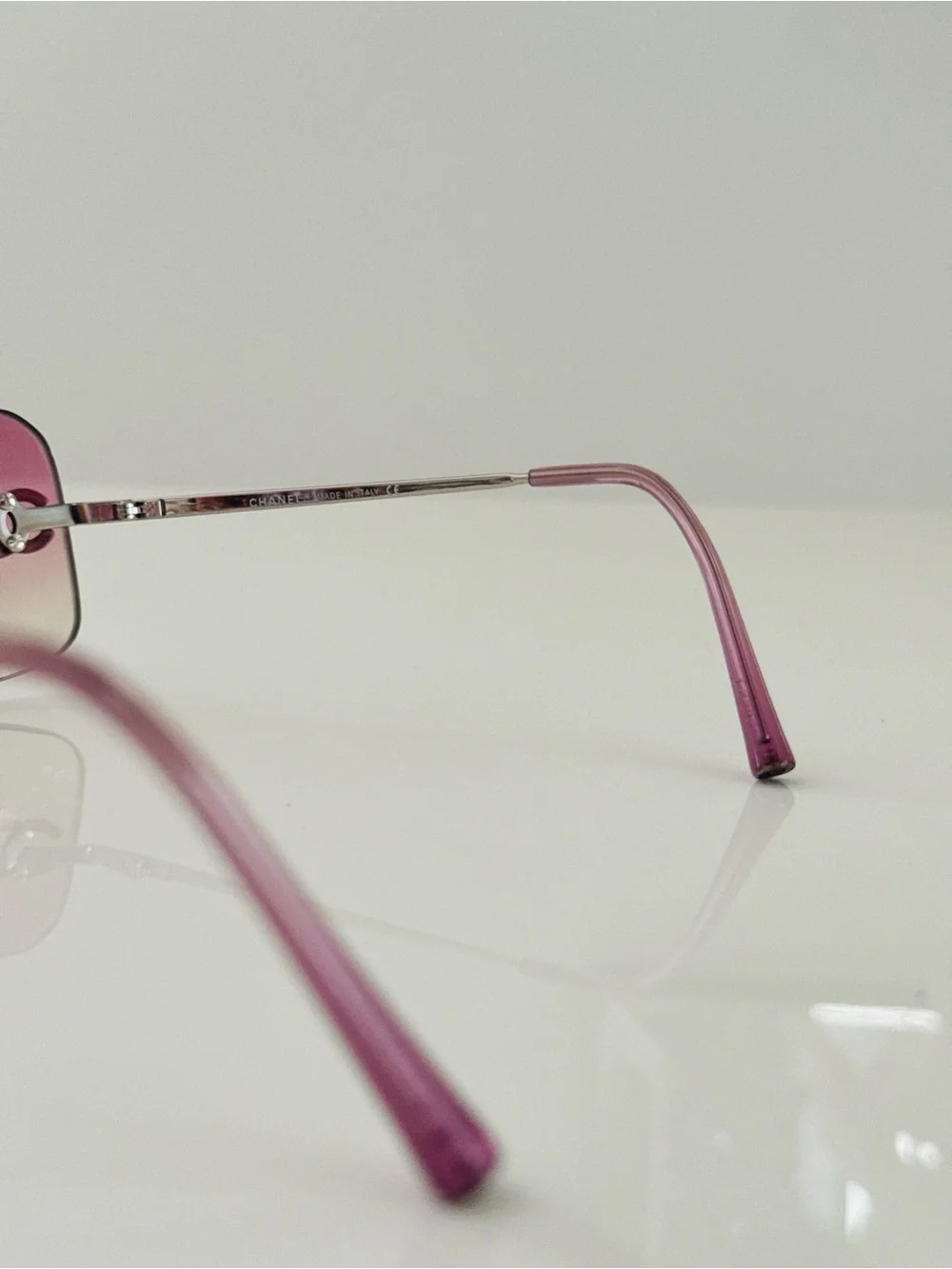 Like New 🍒 Authentic Vintage Chanel rimless CC crystal sunglasses